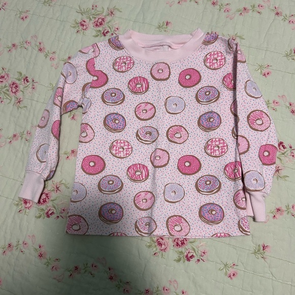 Kissy kissy pink donut pajama set size 2T - Picture 2 of 6